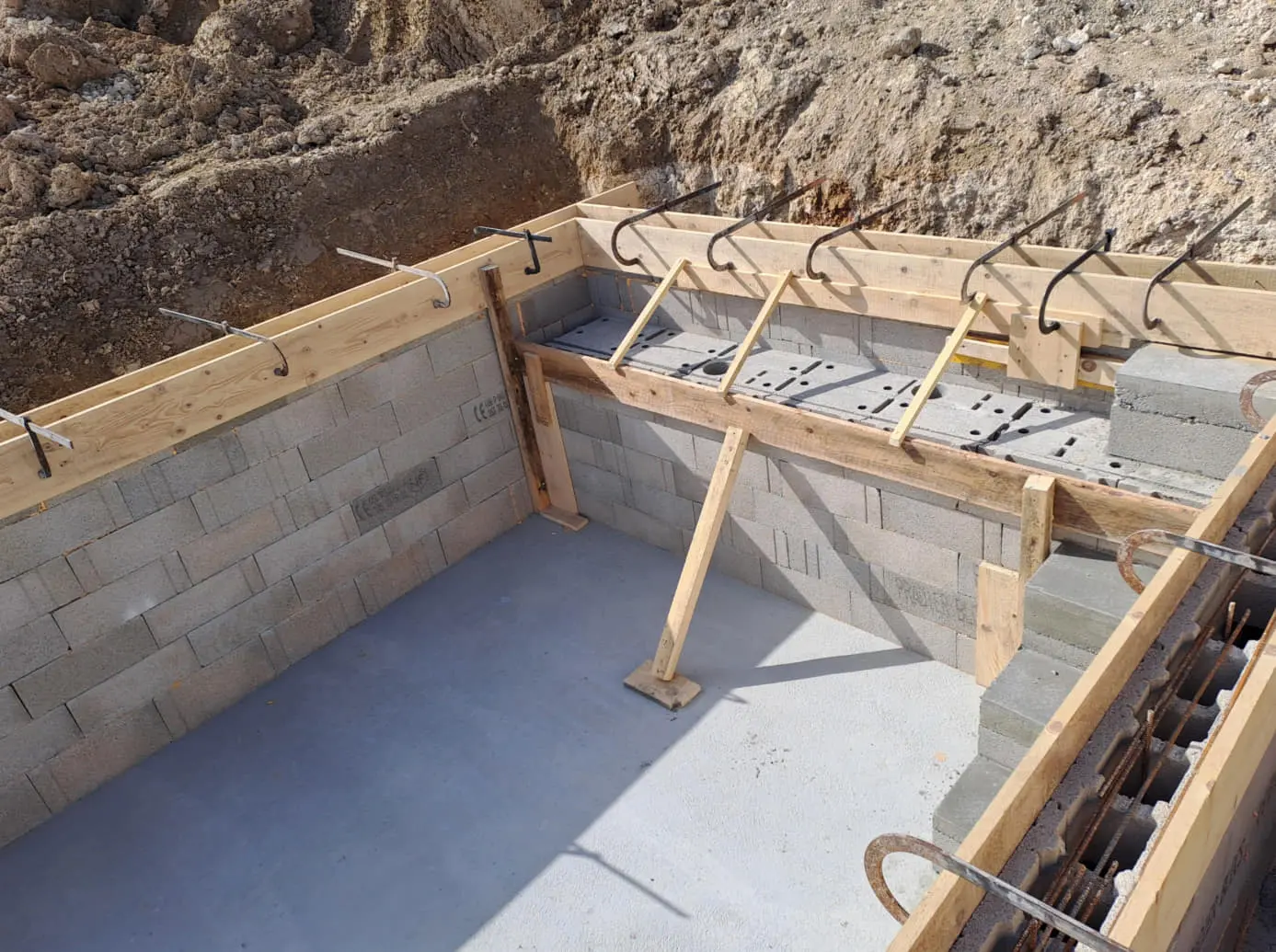 Piscine en construction à Tain-l'Hermitage