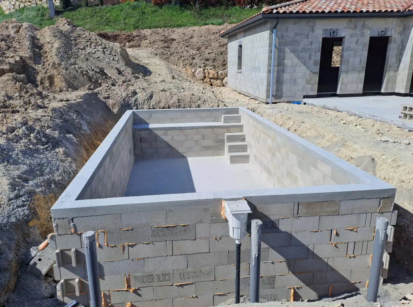 Détail technique d'une piscine à Tournon-sur-Rhône