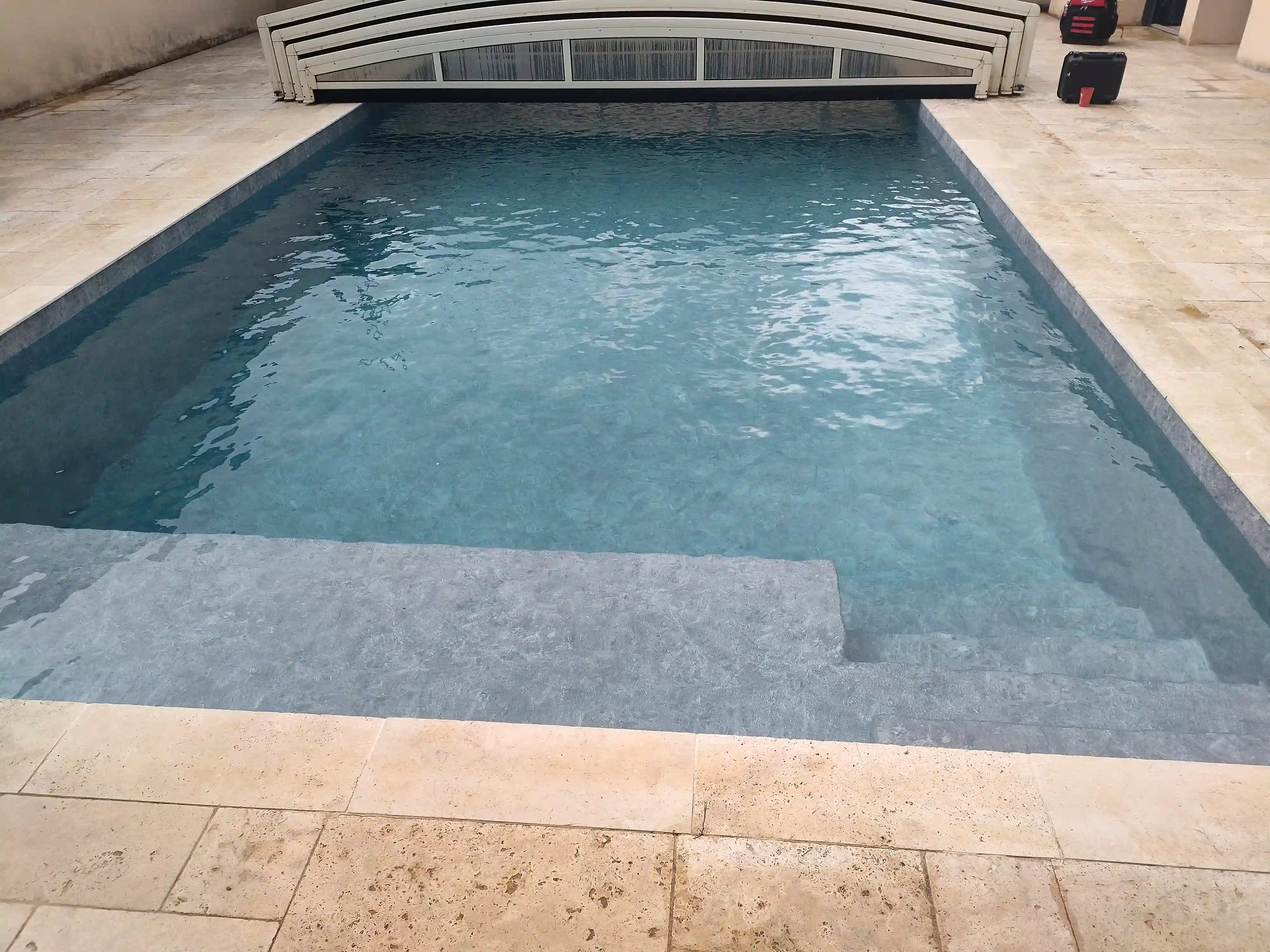 Structure de bassin sur mesure à Glun