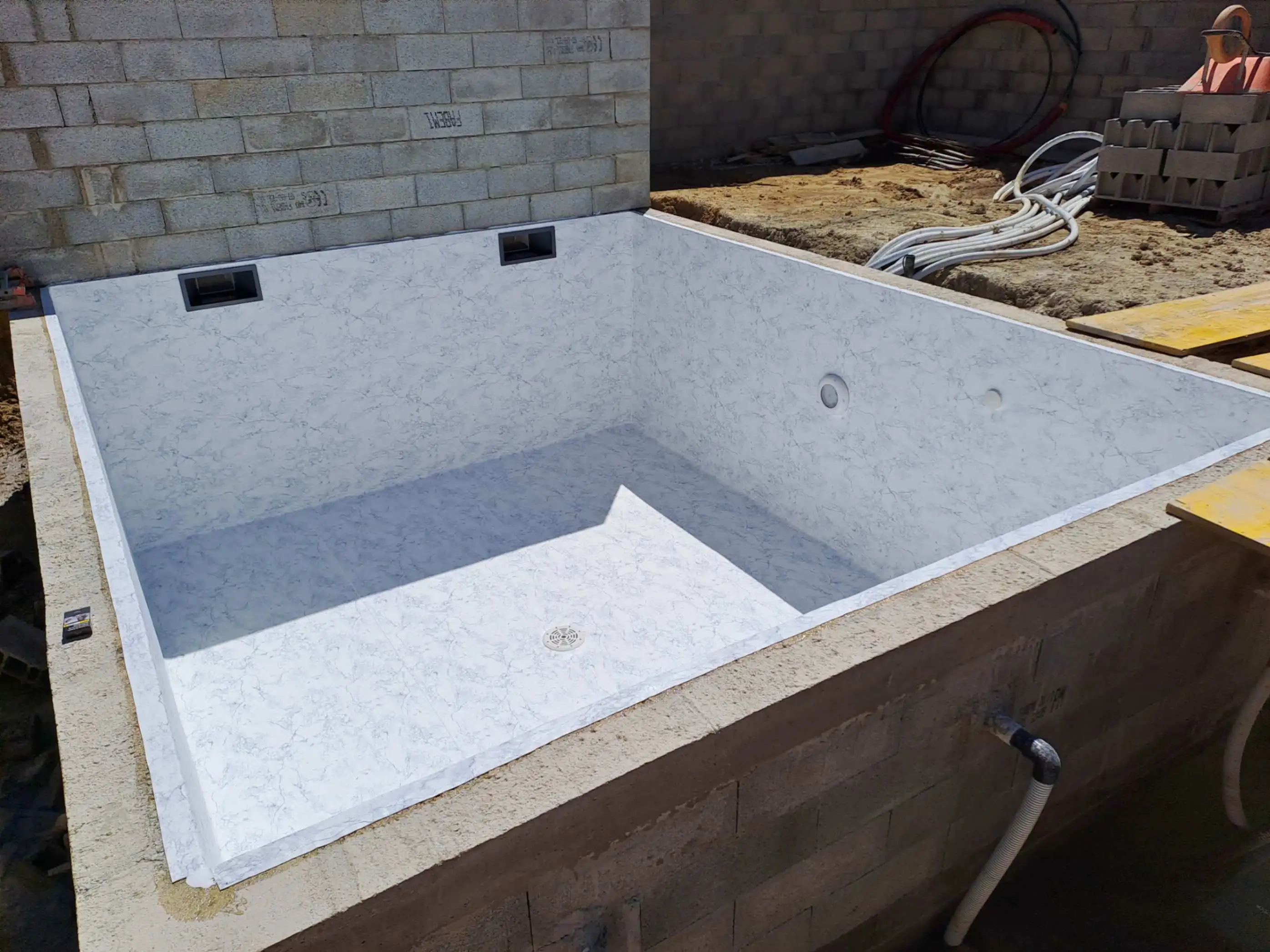 Structure de bassin sur mesure à Saint-Marcel-lès-Valence