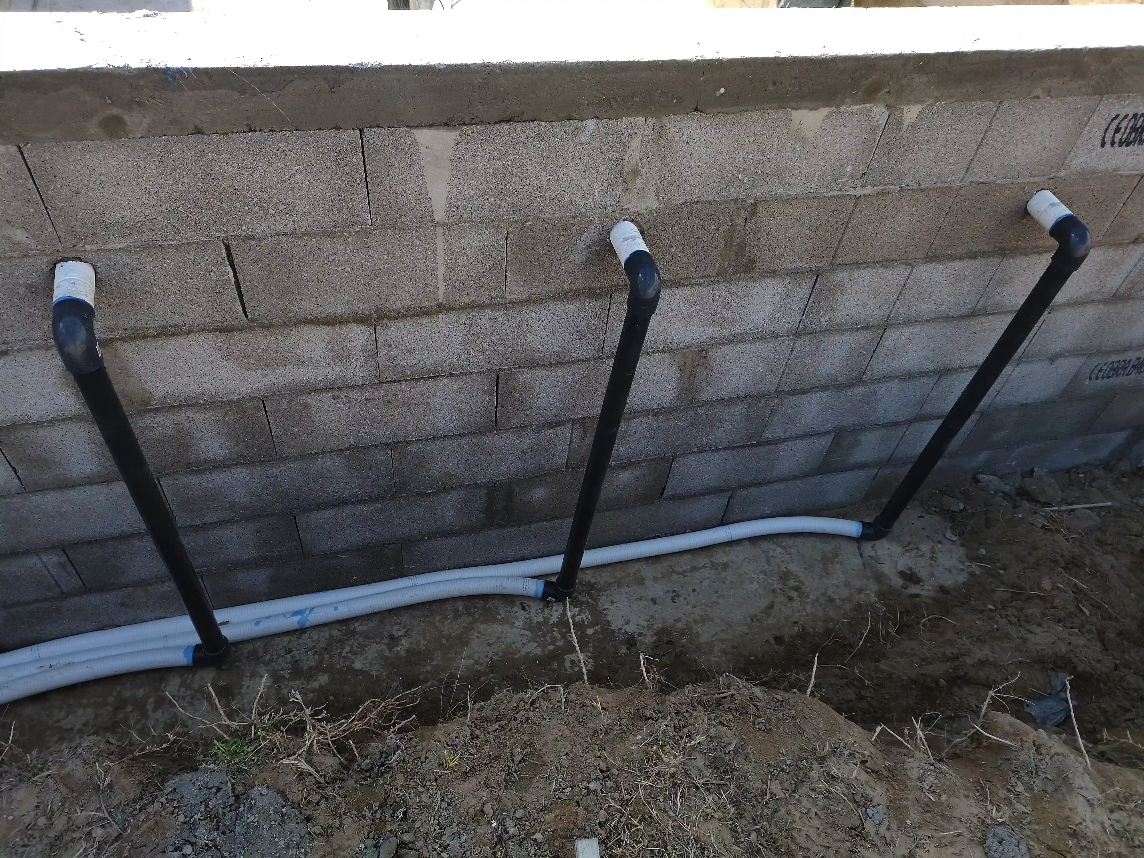 Préparation du bassin avant finitions à Saint-Jean-de-Muzols