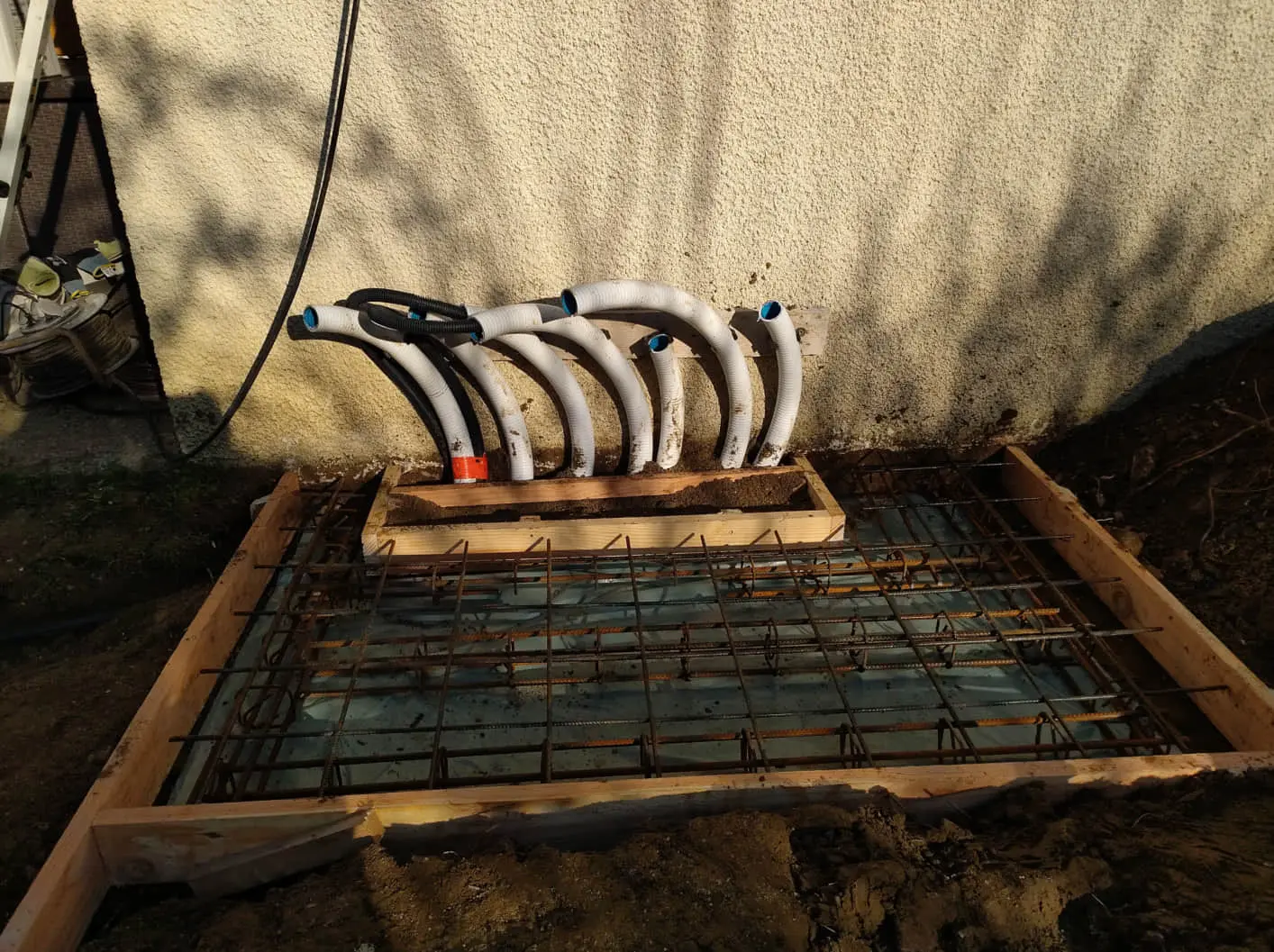 Préparation du bassin avant finitions à Châteauneuf-sur-Isère