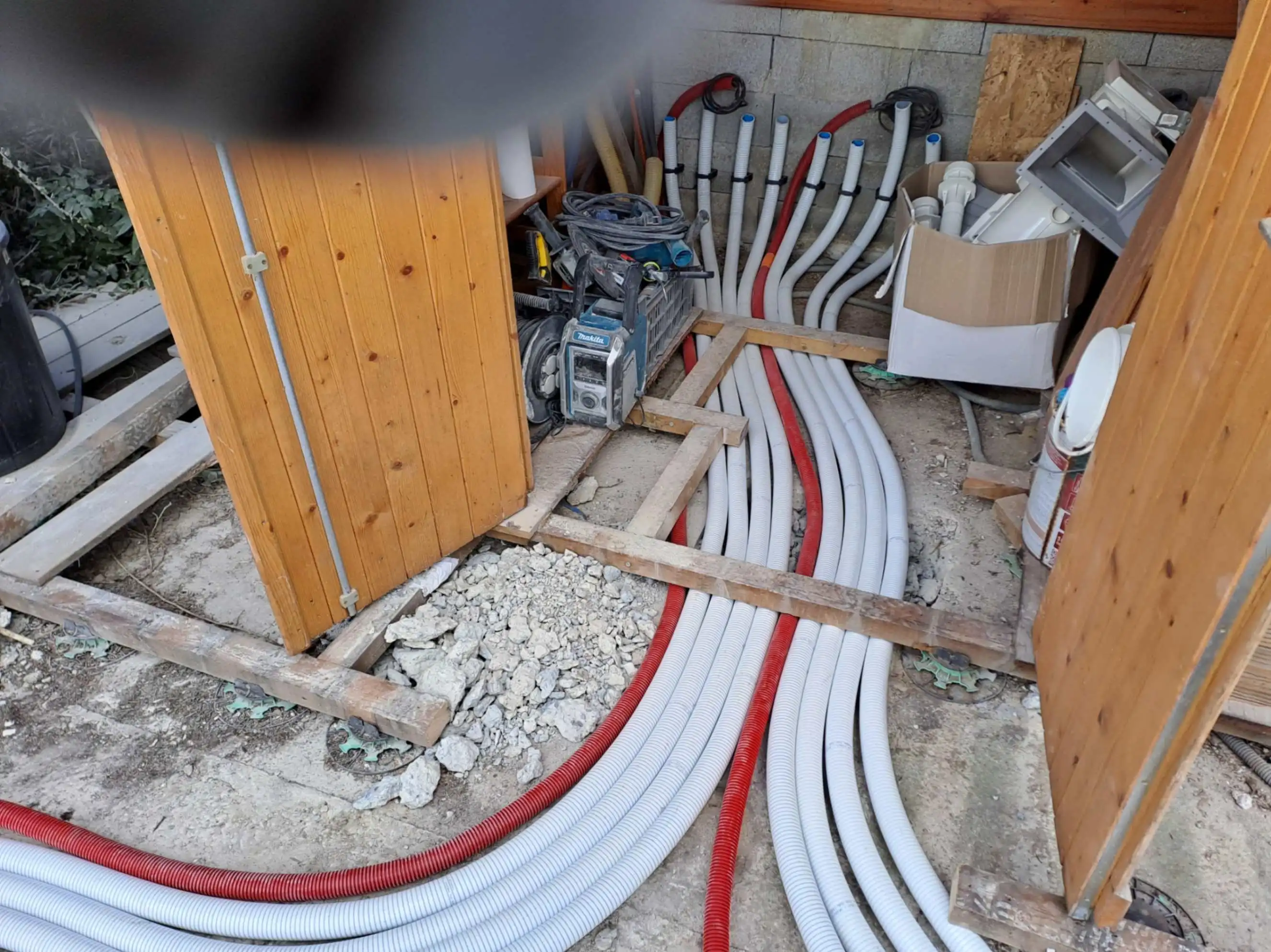 Étape d'étanchéité pour piscine à Pont-de-l'Isère