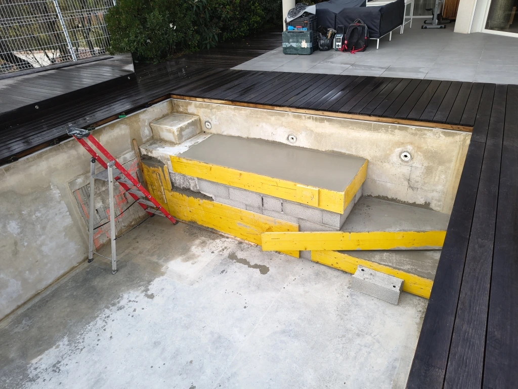 Détail technique d'une piscine à Châteauneuf-sur-Isère