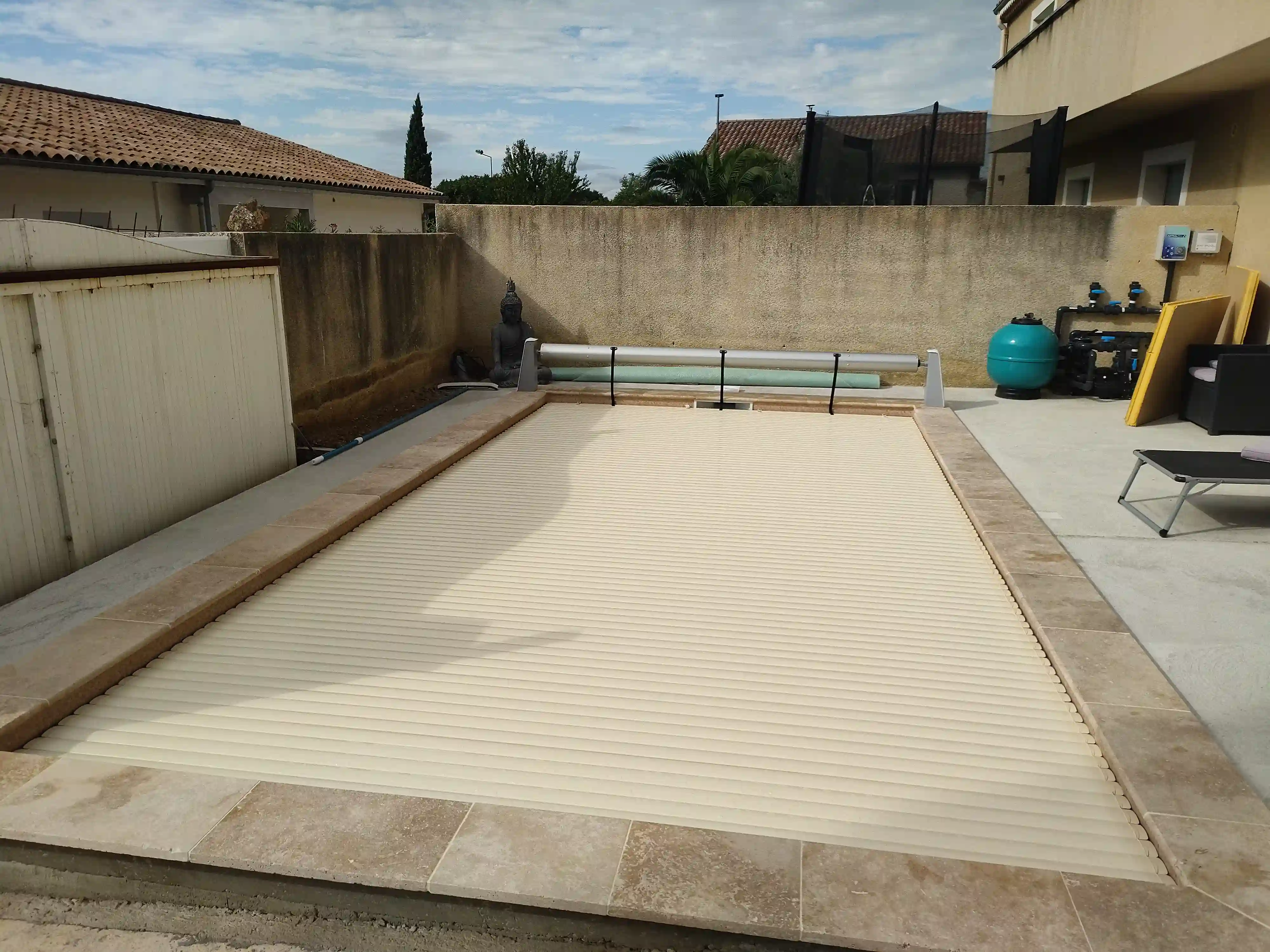 Détail technique d'une piscine à Glun